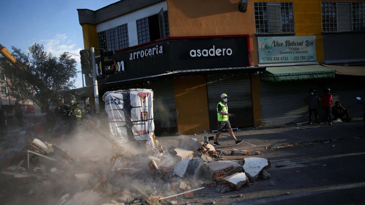 Colòmbia Sota les Runes: La Cursa Desesperada per la Vida en la 'Finestra Crítica'